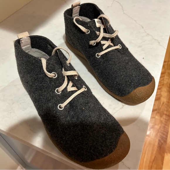 Keen Mosey Chukka boots. Grey with beige sole and laces. Brand new with box. - Picture 6 of 7